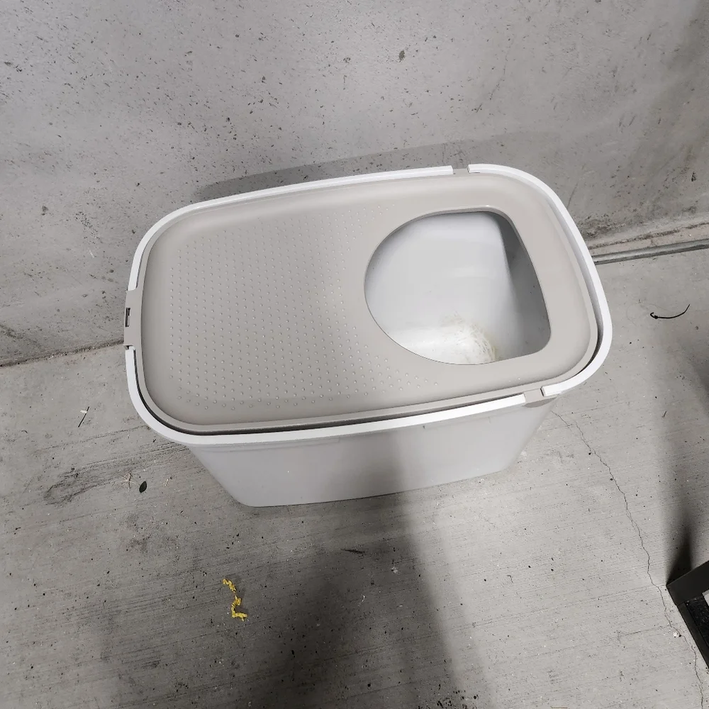 White and Gray Pet Litter Box